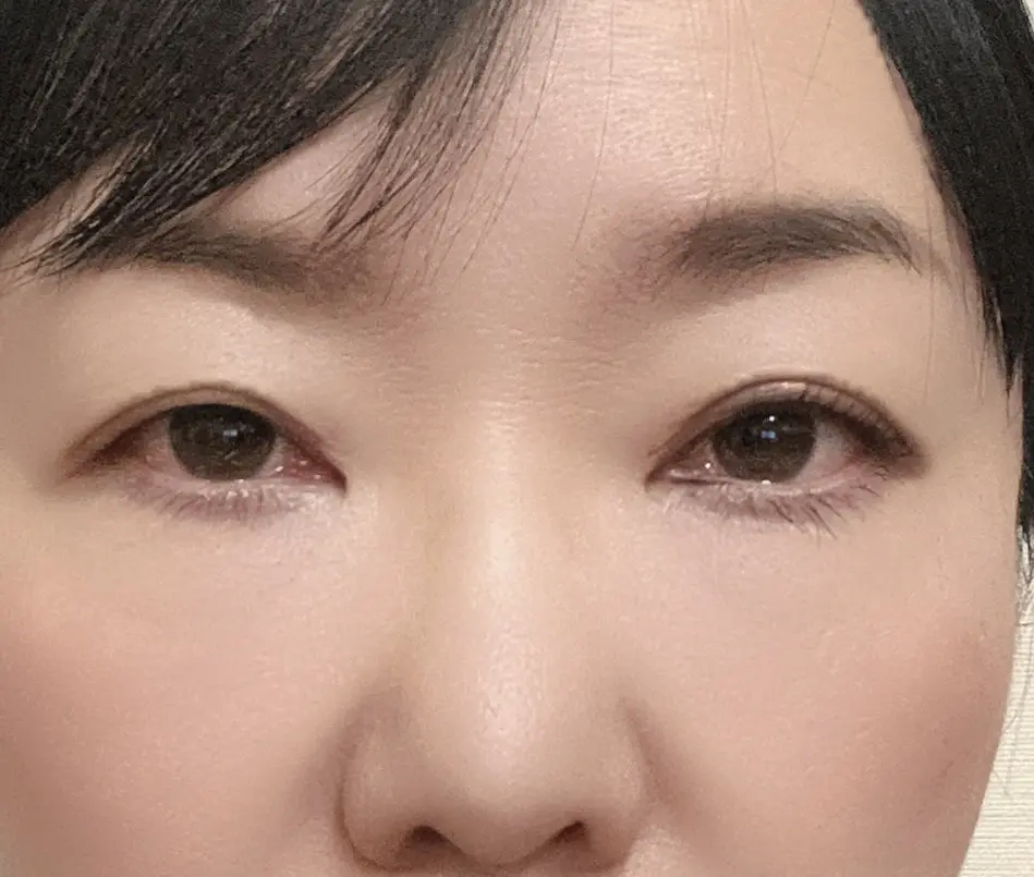 右側はメイク済み　左側は未メイク