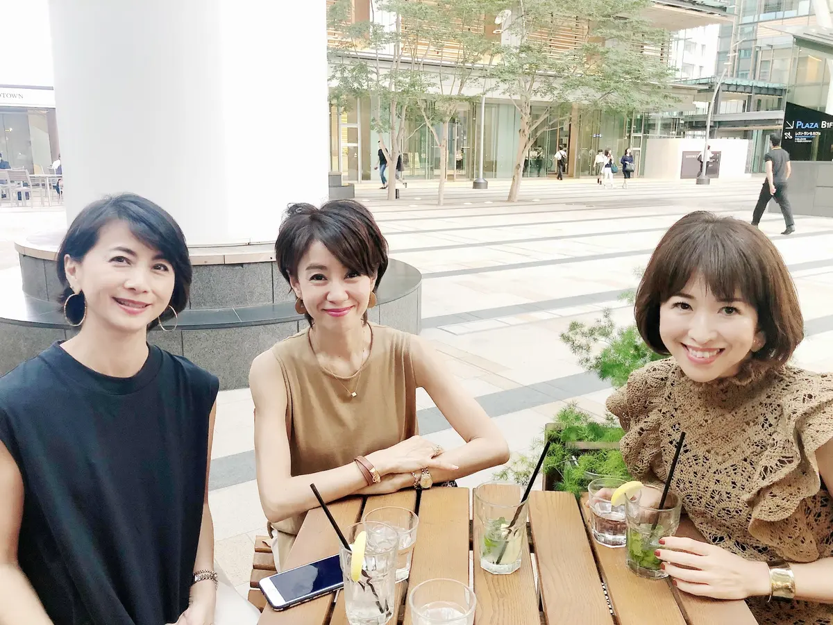 同期とランチ会へはミルクティーカラーでの画像_3