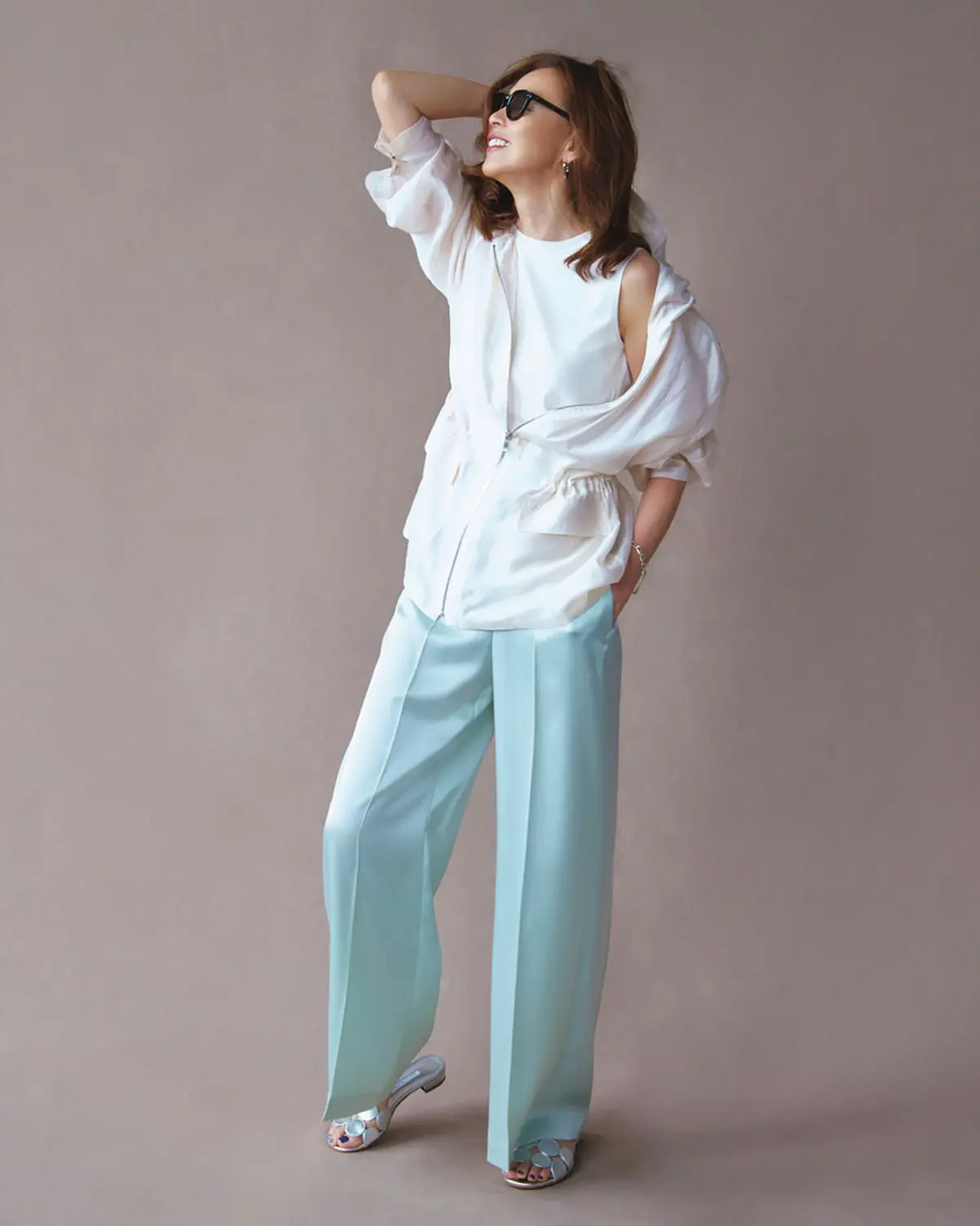 セオリーリュクスのコーデのSHIHO