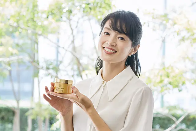 鵜飼さんと「アクアコラーゲンゲル　エンリッチリフトEX」