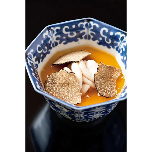 「雲子 の茶碗蒸し」は古伊万里の器で