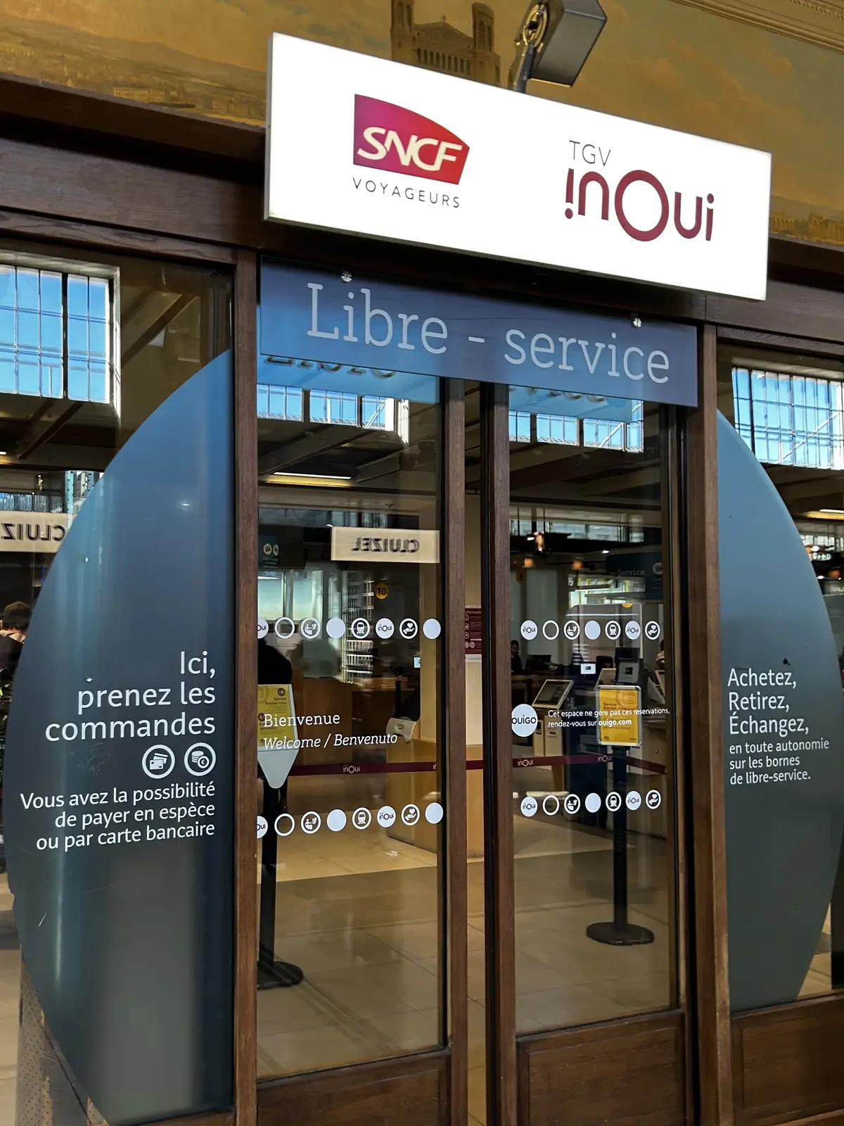 Gare de Lyon駅　パリ　チケット売り場　　電車　鉄道