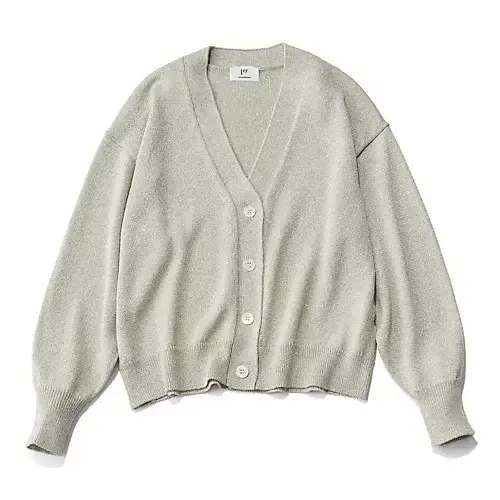 【50代 週末コーデ】花柄をアクセントにの画像_4