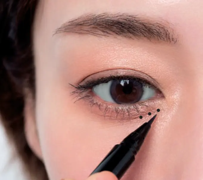 ヘアメイク　広瀬あつこ　縦幅拡大アイメイク　アイシャドウ　下まぶたのHOWTO　STEP2