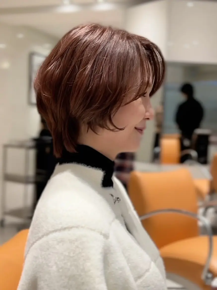 冬仕様のアイウェアとヘアスタイルの画像_2