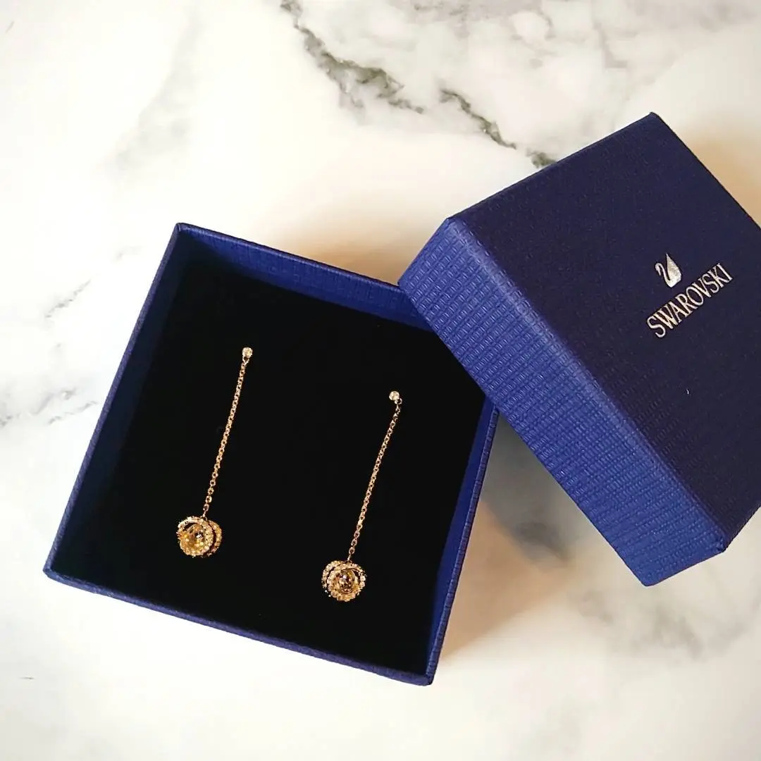 スワロフスキーのピアス、ドロップピアス、スウィングピアス