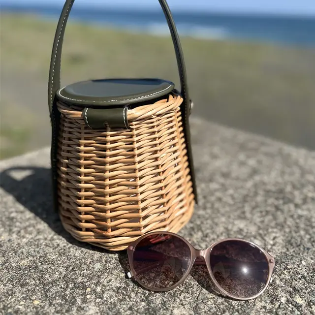 エクラ華組水口宜子さんのお気に入りのサングラスはカルヴァン クライン