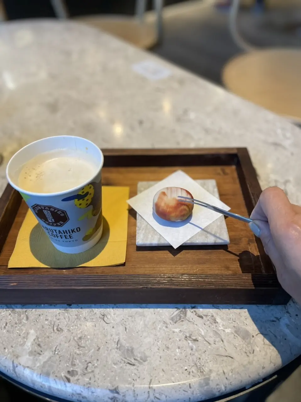 ZARAの使えるエコレザースカートの画像_4