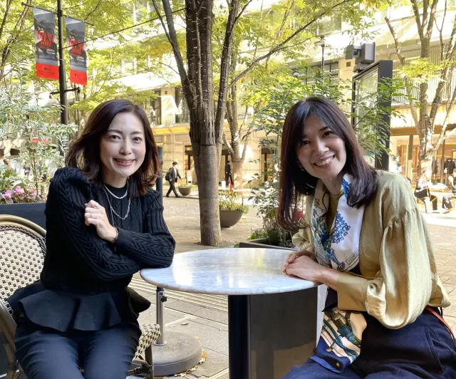 ブラックパンツコーデでランチデートの画像_1