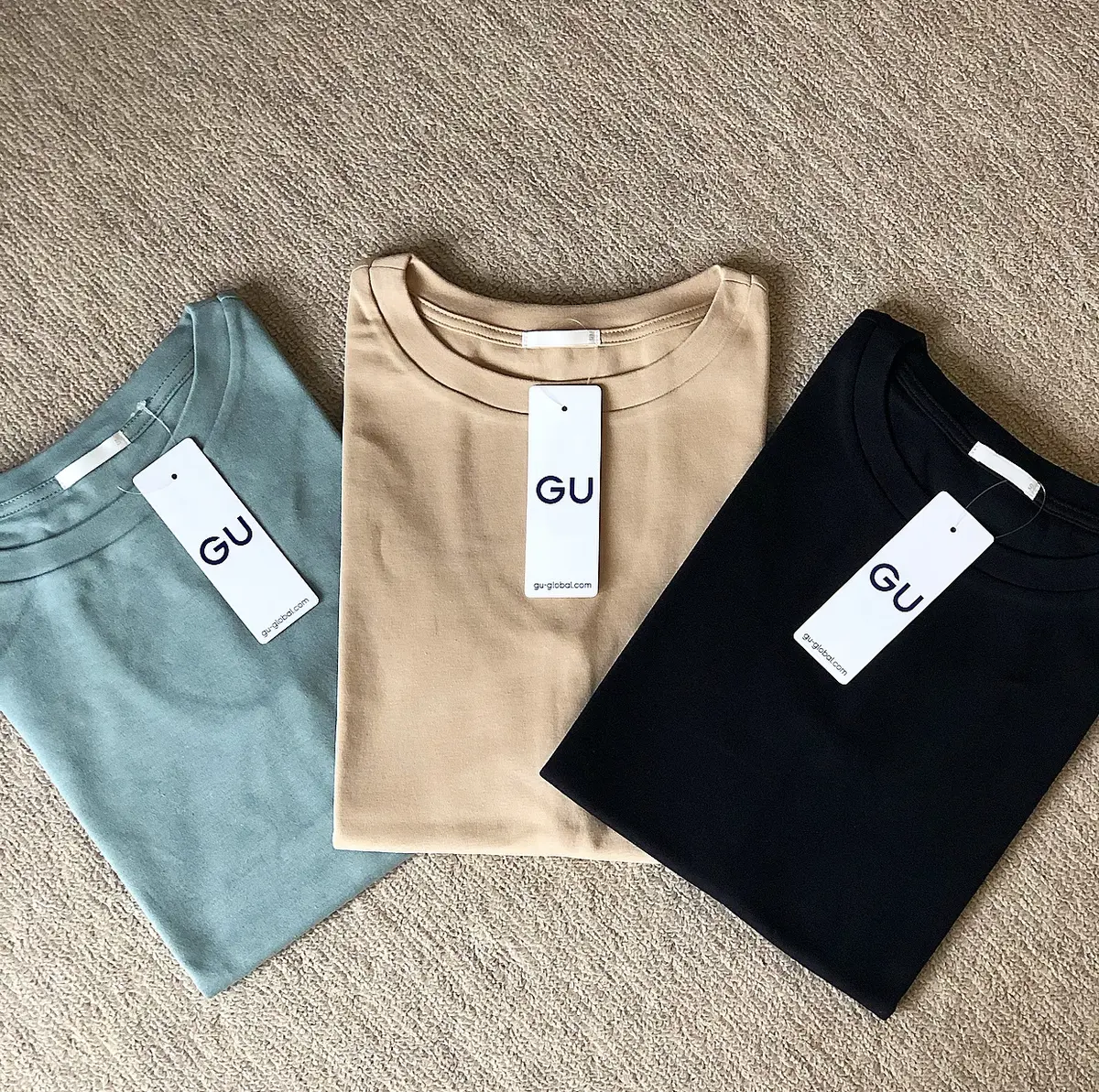 GUノースリーブＴ　３色まとめ買い^ ^の画像_1