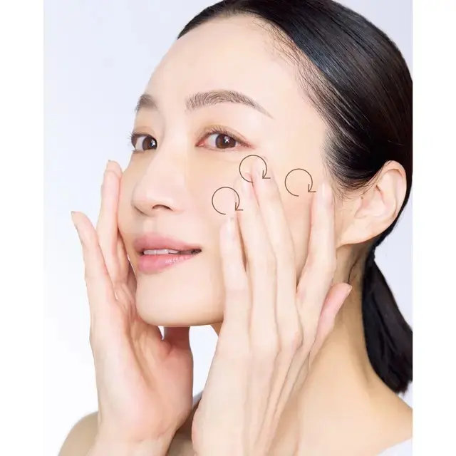 毛穴を目立たせる角栓をクレンジングで溶かす