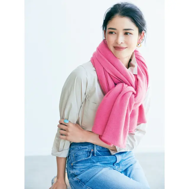 “小柄さん”の冬服 顔まわりルール　ストールは肩より上にボリューム巻き