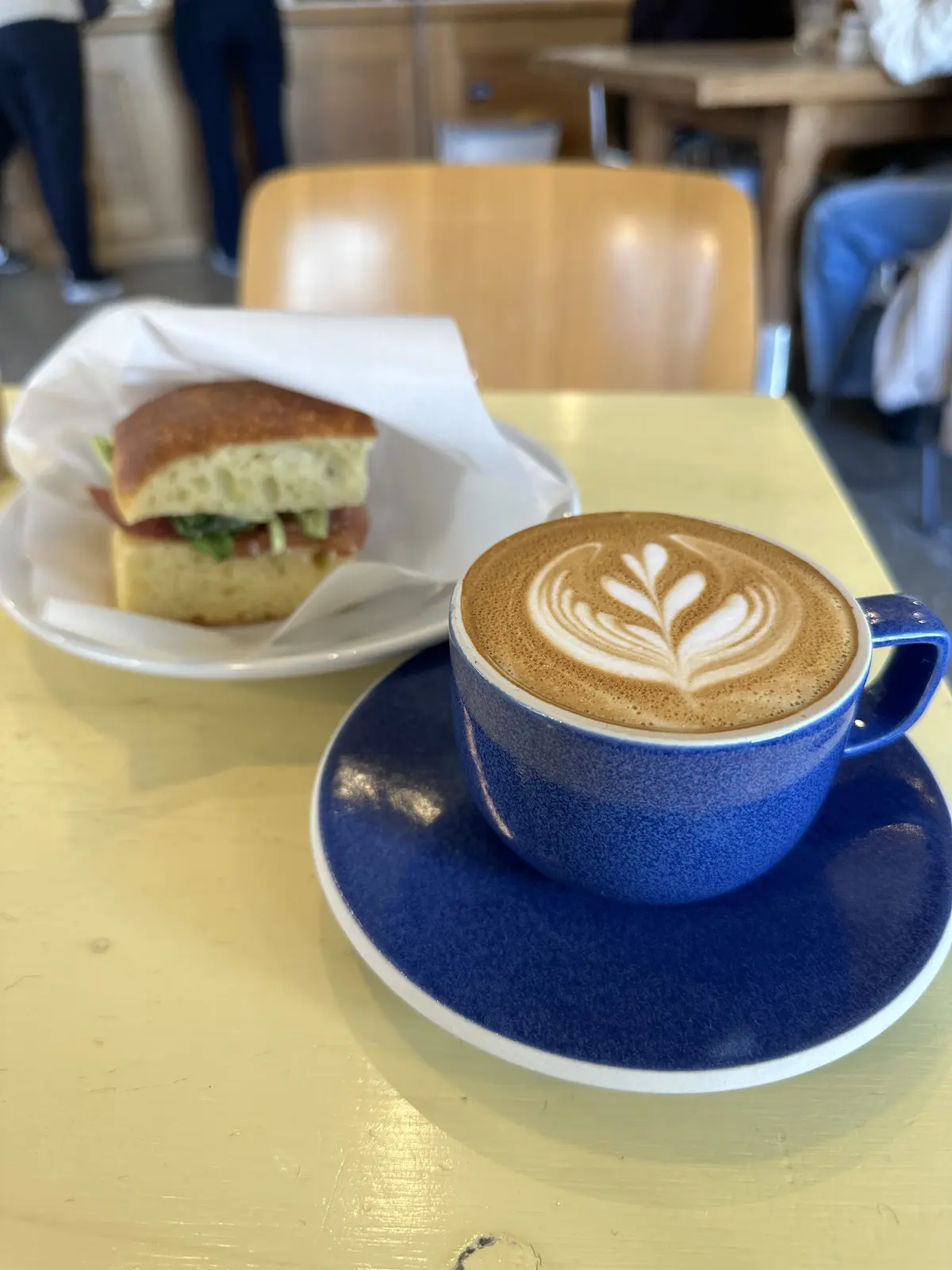 カフェオレ　フォカッチャ