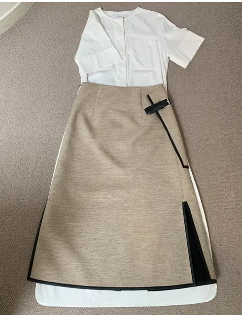 アドーアのワンピースとスカートのセットアップ