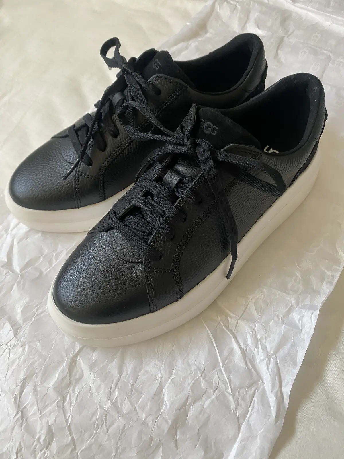 厚底スニーカーでスタイルアップとオシャレの画像_1