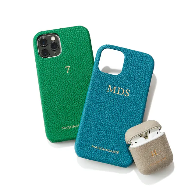 イニシャルで手軽に パーソナライズできる、オーストラリア発のカラフルレザーグッズ