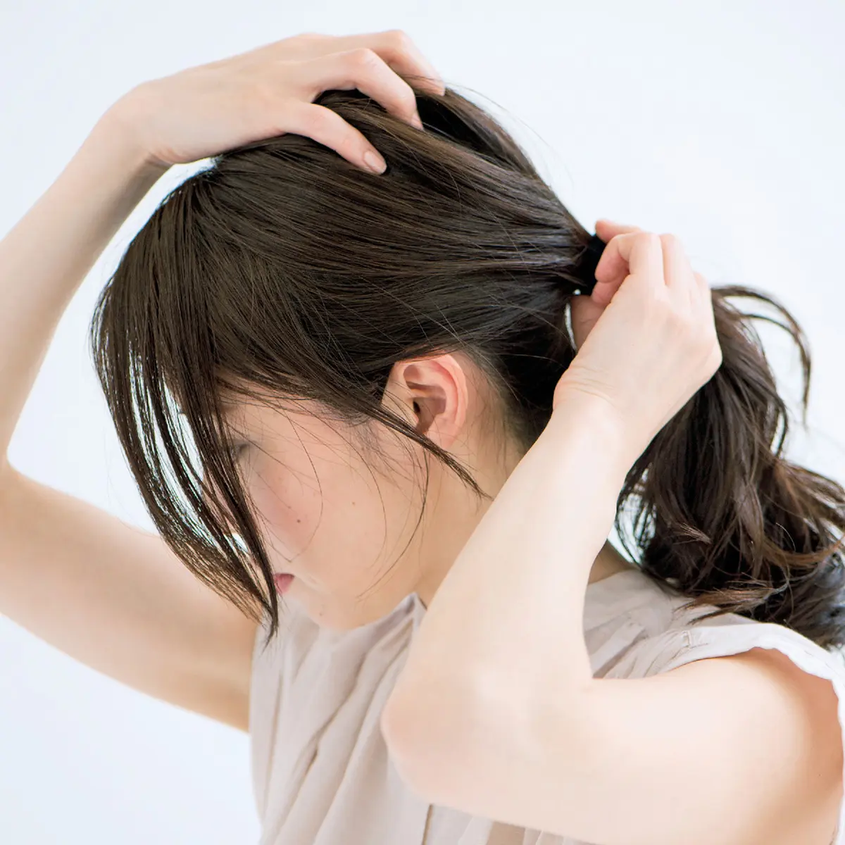  おしゃれな大人のひとつ結びをつくる、大の画像_4