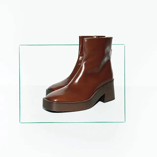 トッズのショートブーツ