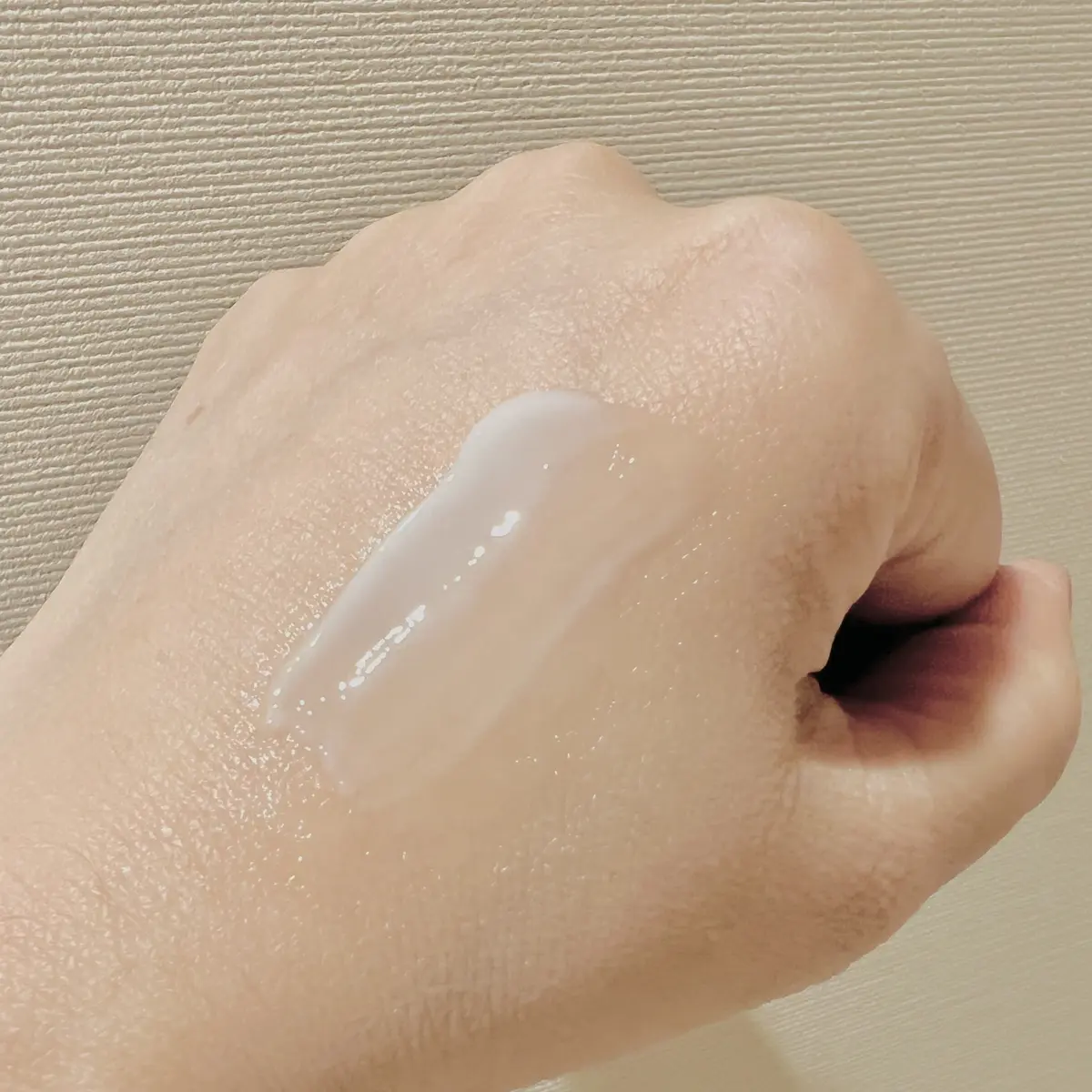 ディセンシア クリーム 　テクスチャー