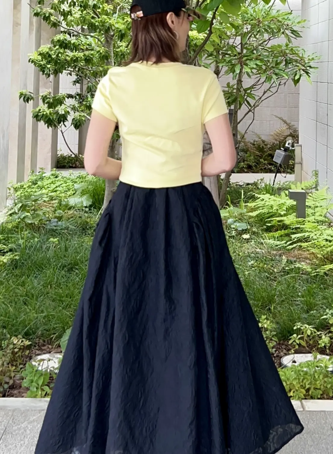 小物で差がつくユニクロカラーTシャツコーの画像_3