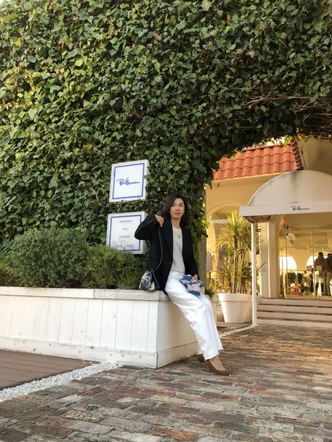 紺ジャケット✖️白ボトムで逗子までドライの画像_2