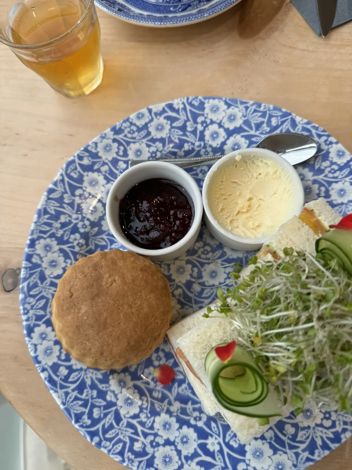 名古屋のTV塔が見える公園でフレイバー紅の画像_2