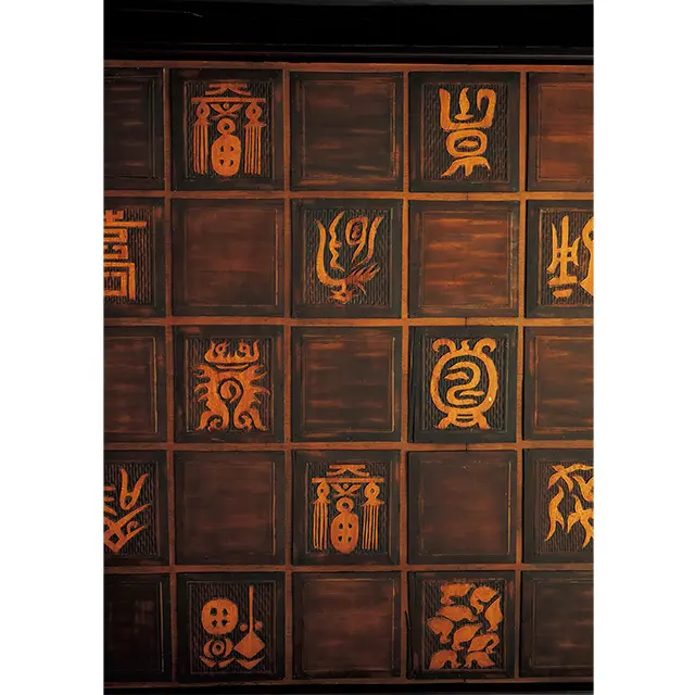 飾り天井や、柱などはそのまま。季節ごとに手入れ も欠かさない