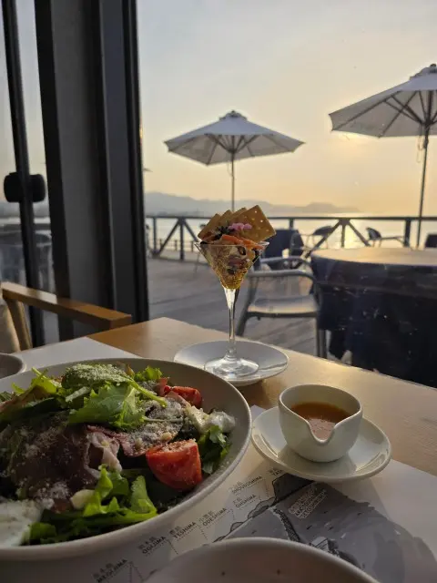 サンポート高松のレストランでお食事の画像_2