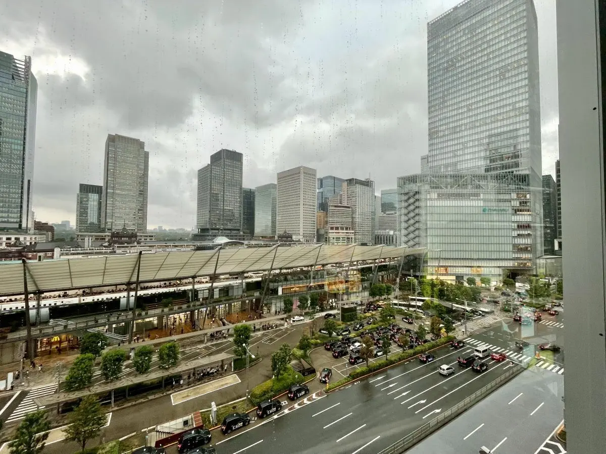 ミッドタウン八重洲のテラスから見える東京駅