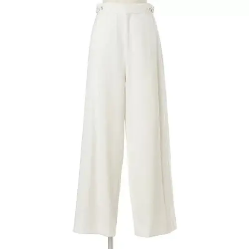 【50代 週末コーデ】ネイビー×ホワイトの画像_3