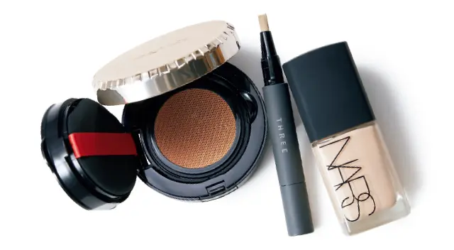 ナーズのシアーグローファンデーション、THREEのアドバンスドスムージングコンシーラーYE、マキアージュのドラマティックジェリーコンパクト