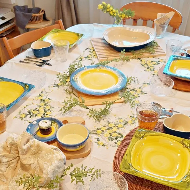 今年のミモザはテーブルコーディネートでの画像_2