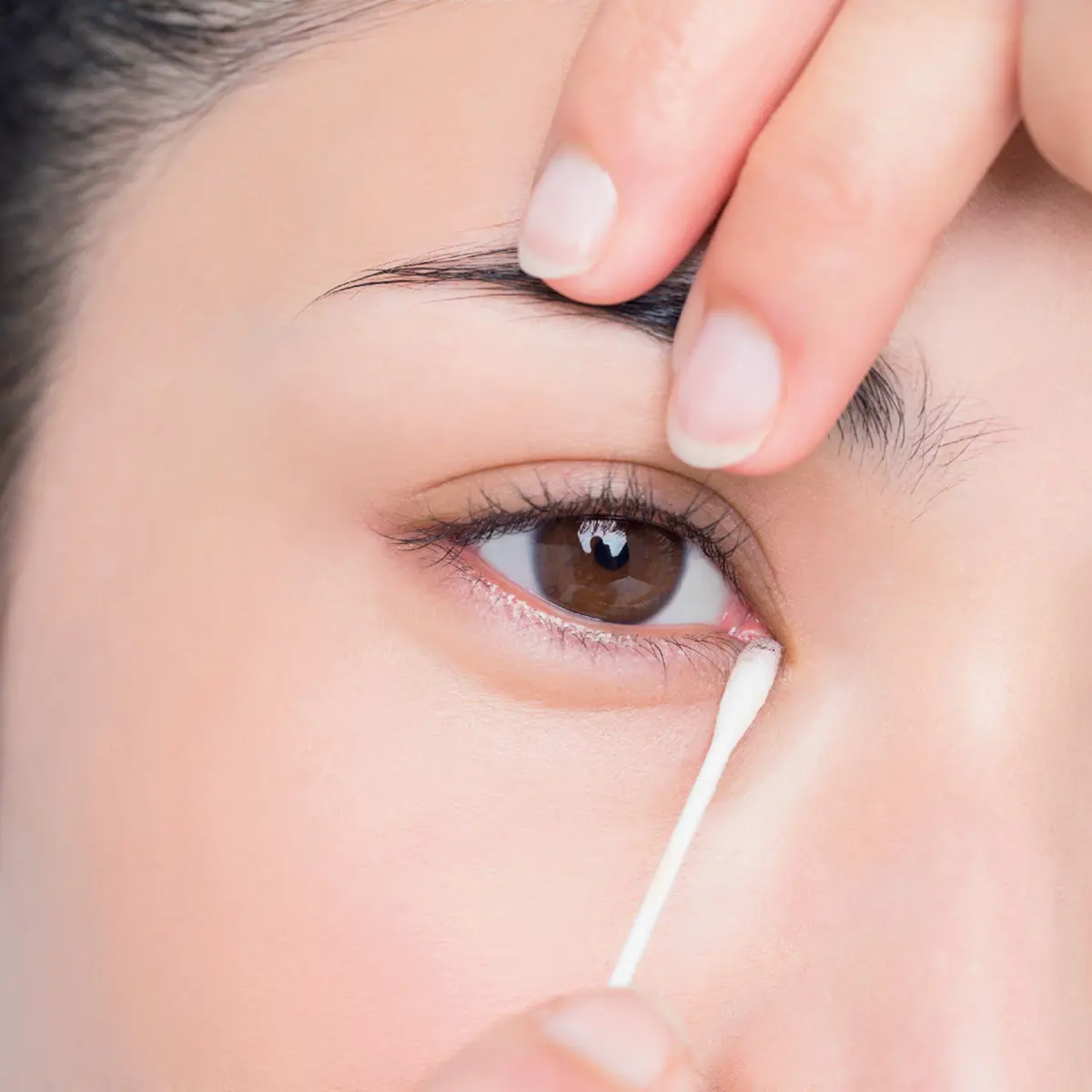 落ちにくいアイメイクをオフする「極・大人の画像_5