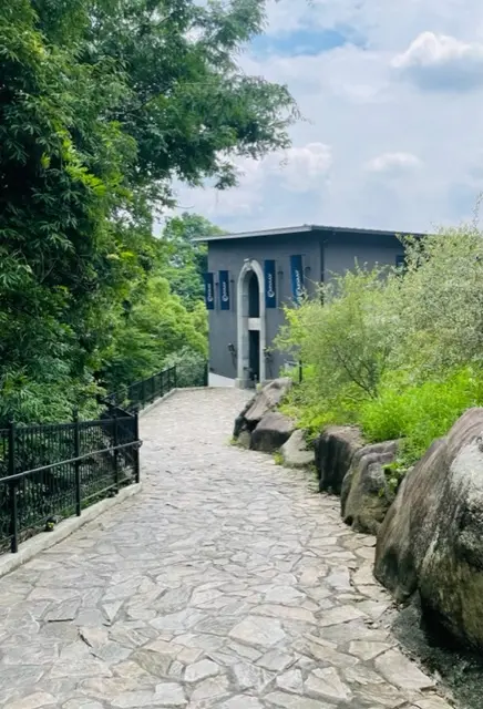 隠れ家レストラン