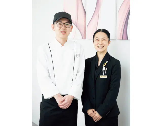 （左 から）杉野健司シェフとソムリエの宇佐美弘枝さん