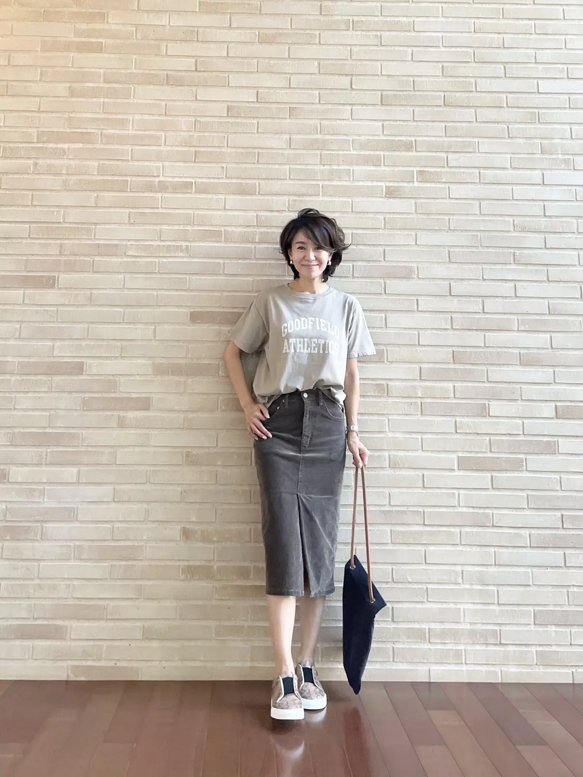 華組　スニーカーコーデ