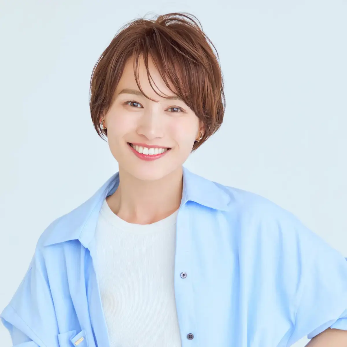 シンプルだからこそ魅力が引き立つ！50代ならではのコンパクトショートヘア【50代髪型・ヘアスタイル】