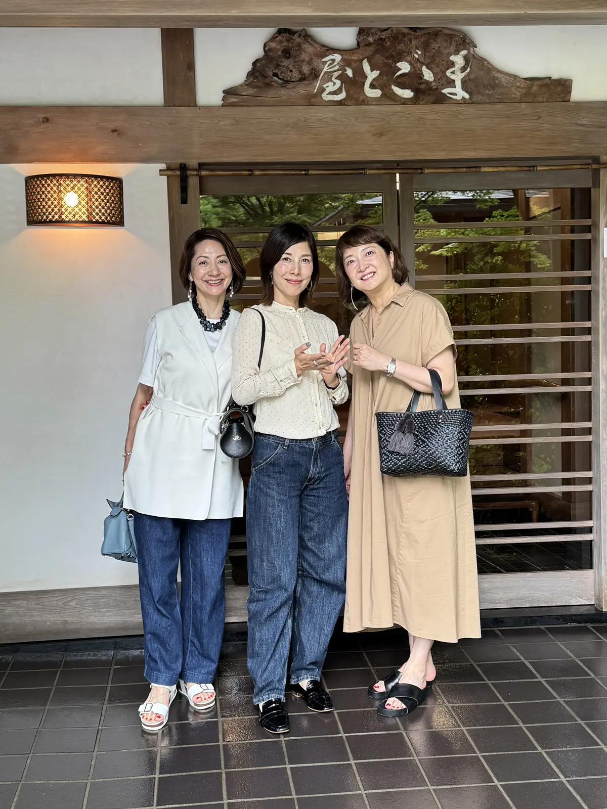 エクラ華組　岡部みわこ　綾部佳世　梅澤千佳子