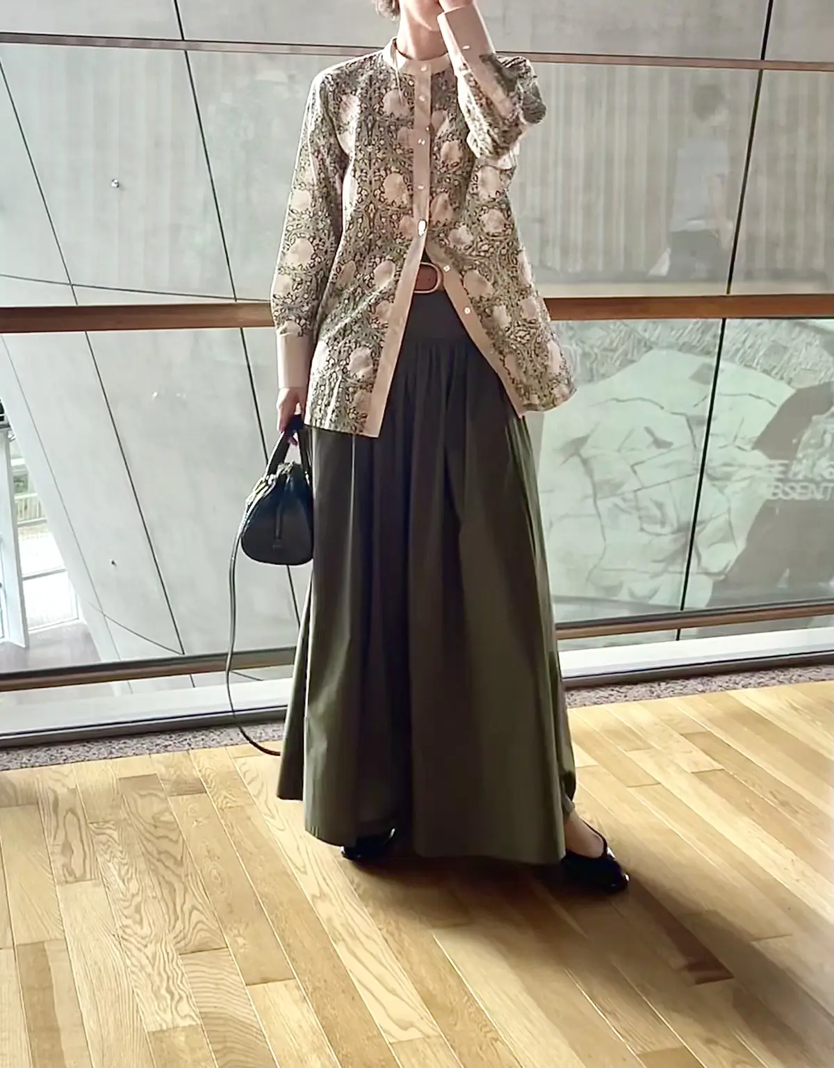 柄ブラウスでテート美術館展へ。の画像_3