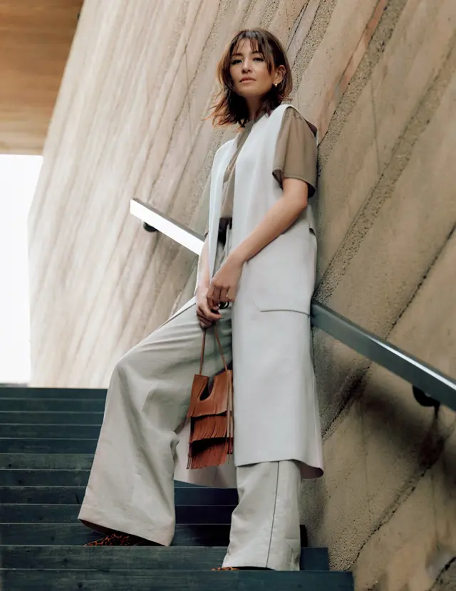 ポステレガントのTシャツのRINA