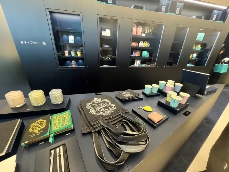 きらめくジュエリーや限定グッズも♪「ティの画像_17