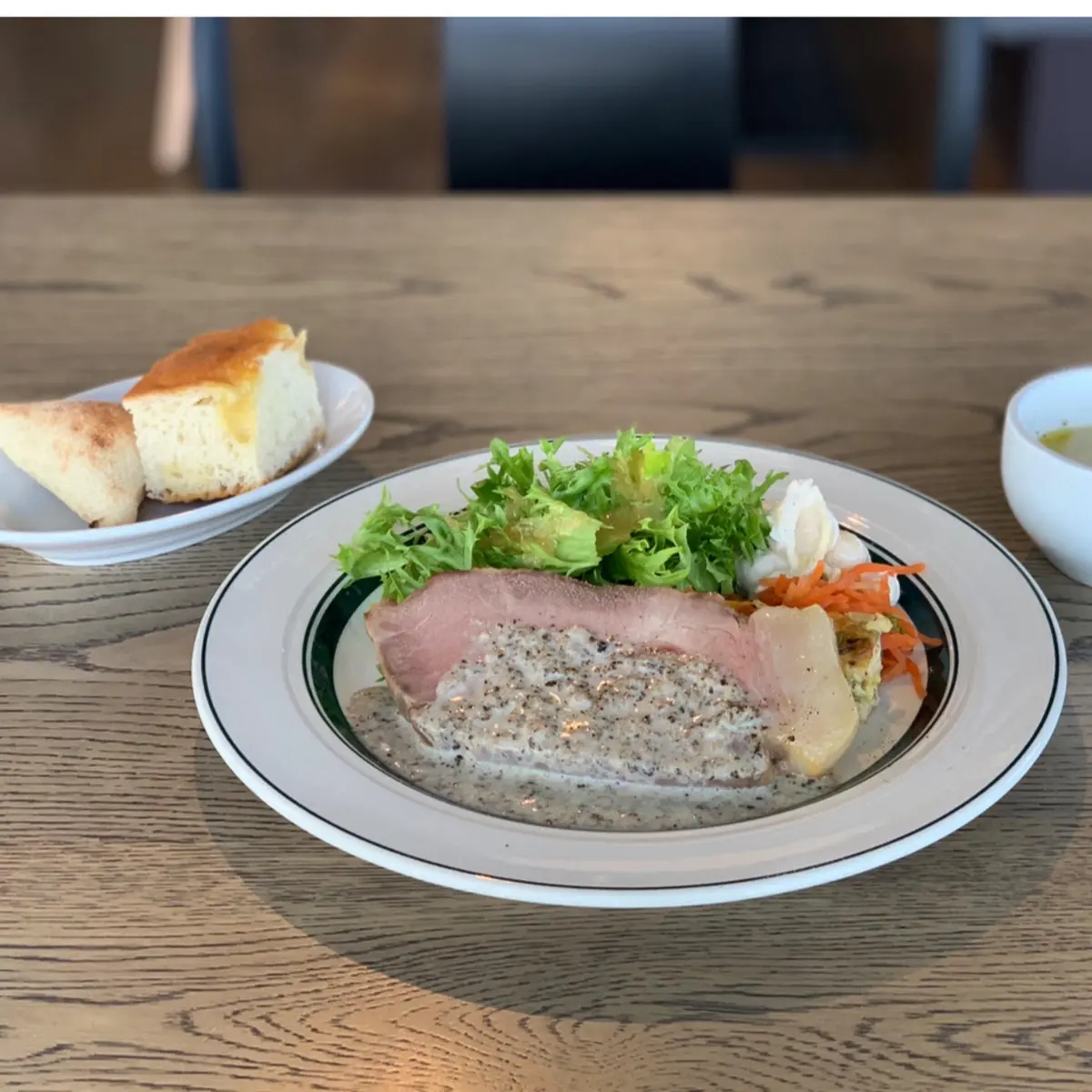 今シーズン購入したコートはネイビーの画像_4