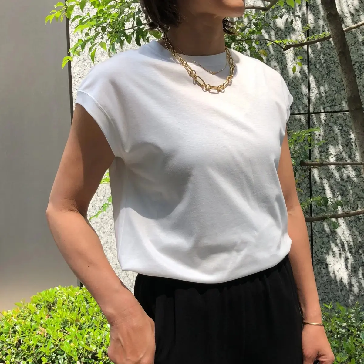 身長163㎝のバイヤーSがホワイト38サイズ着用