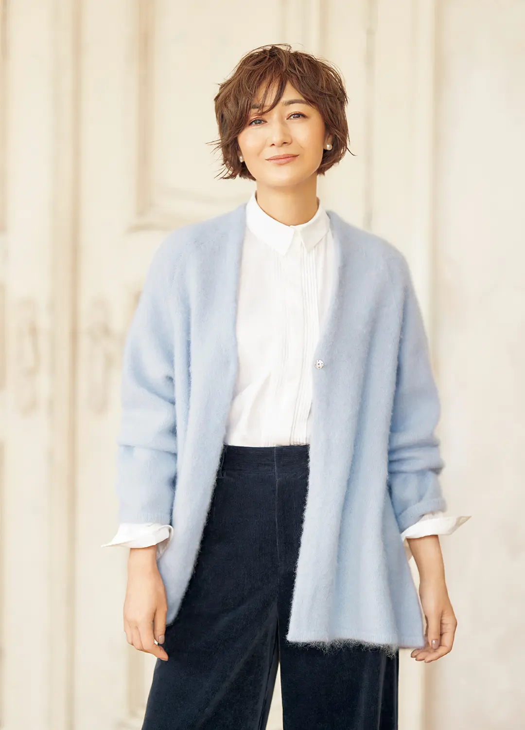 端正な装いに、ソフトな輪郭で大人の余裕を