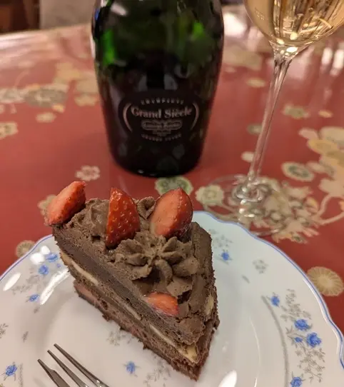 手作りチョコレートケーキとローラン・ペリエ グランシエクルNo25