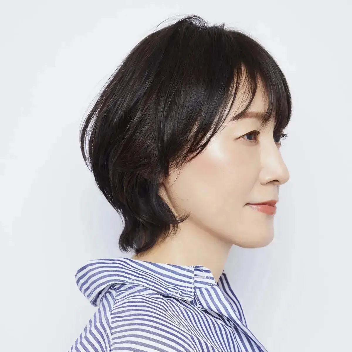 丸みのある“ひし形ショートボブ”で顔型カバーと印象アップデート