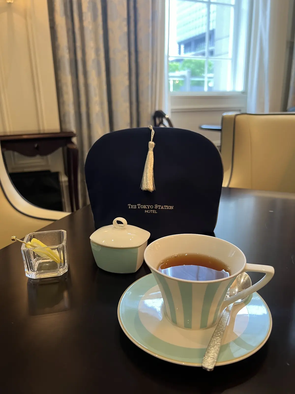 心踊る華やかなワンピースで東京ステーショの画像_6