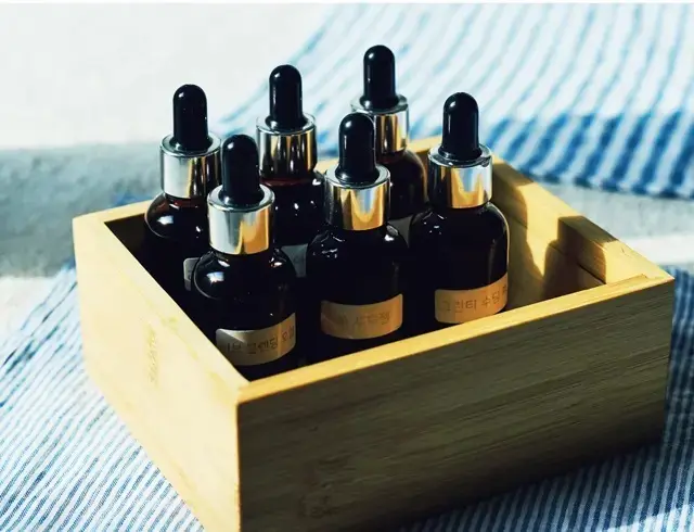 多彩なコースの中でもエクラ世代に体験してほしいのが、マッサージが充実した「ハーブ・リラクシング・コース」（W198,000／100分）。