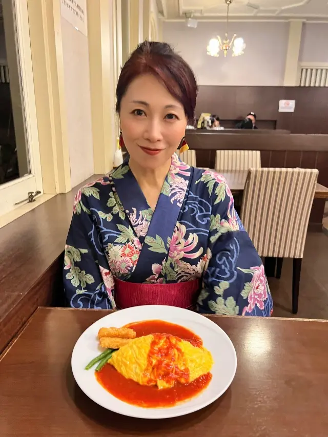 浴衣でオムライス