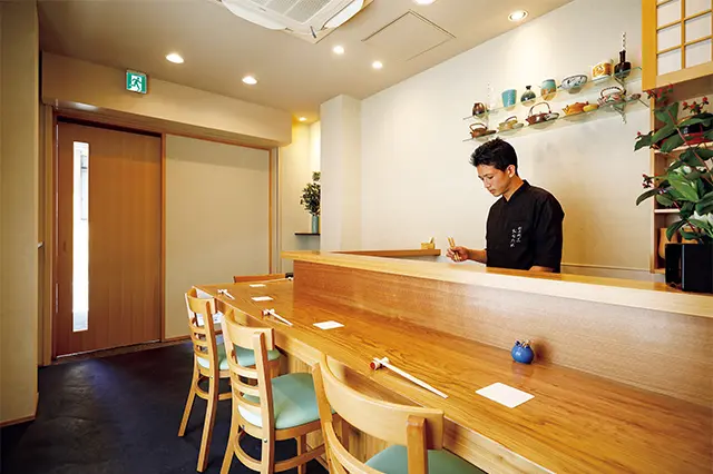 店内は明るくカジュアルな雰囲気